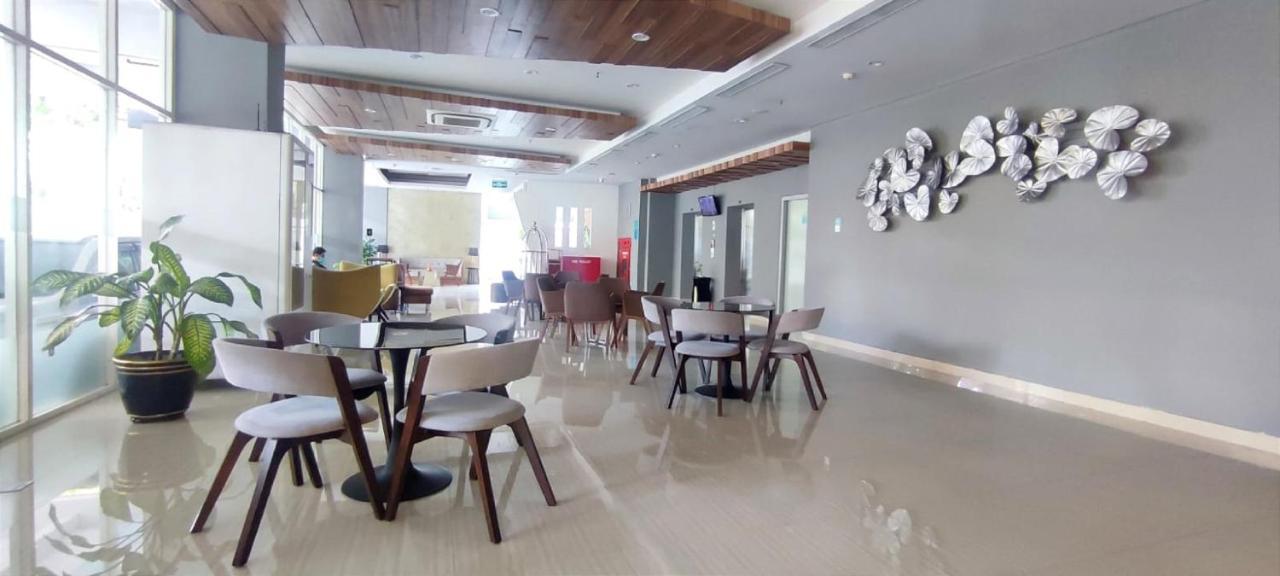 Khas Gresik Otel Dış mekan fotoğraf